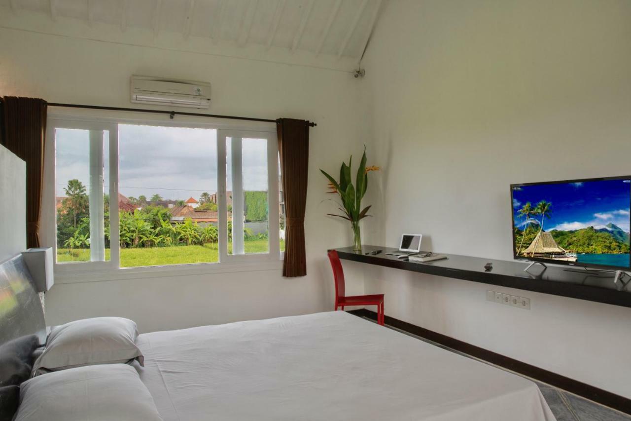 Julia | Heart Of | 350m Villa Seminyak (Bali)